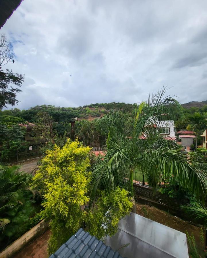 The Perfect Stays- Lal Mahal Villa With Disco Pool Lonavala Exteriér fotografie